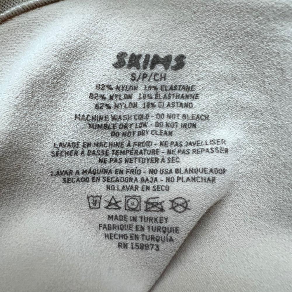 SKIMS Sculpting High Waist Thong Tan Size Small Medium Seamless Shapewear NWOT - Picture 6 of 8